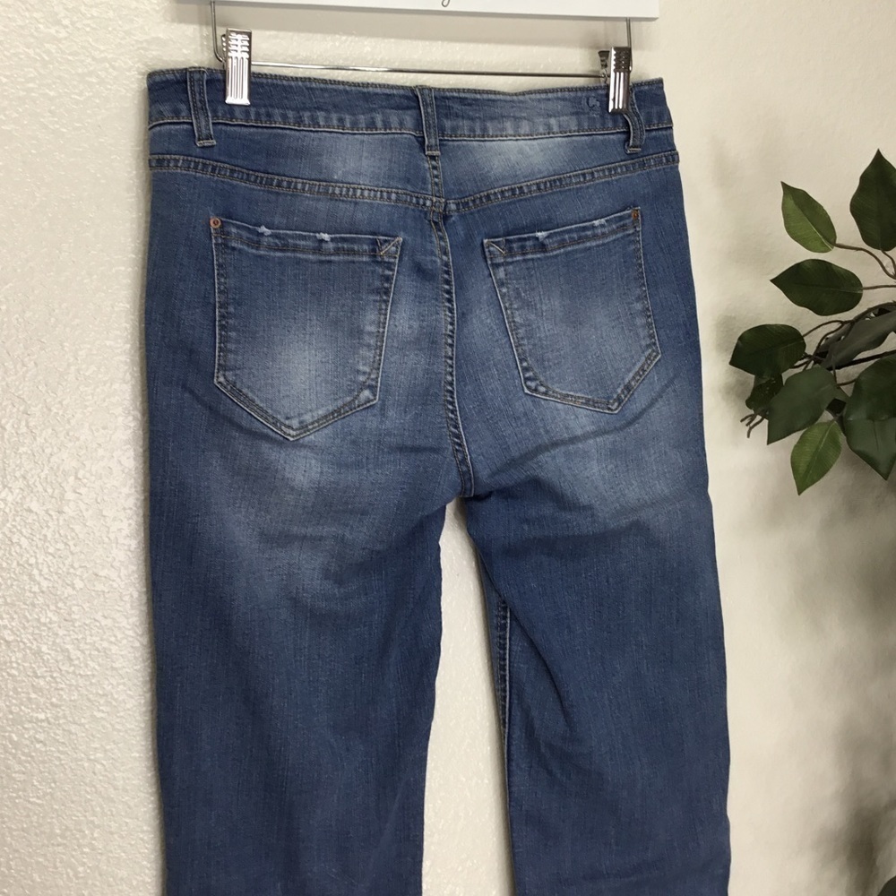 Kensie Ankle Jeans With Frayed Cuffs - Picture 5 of 6